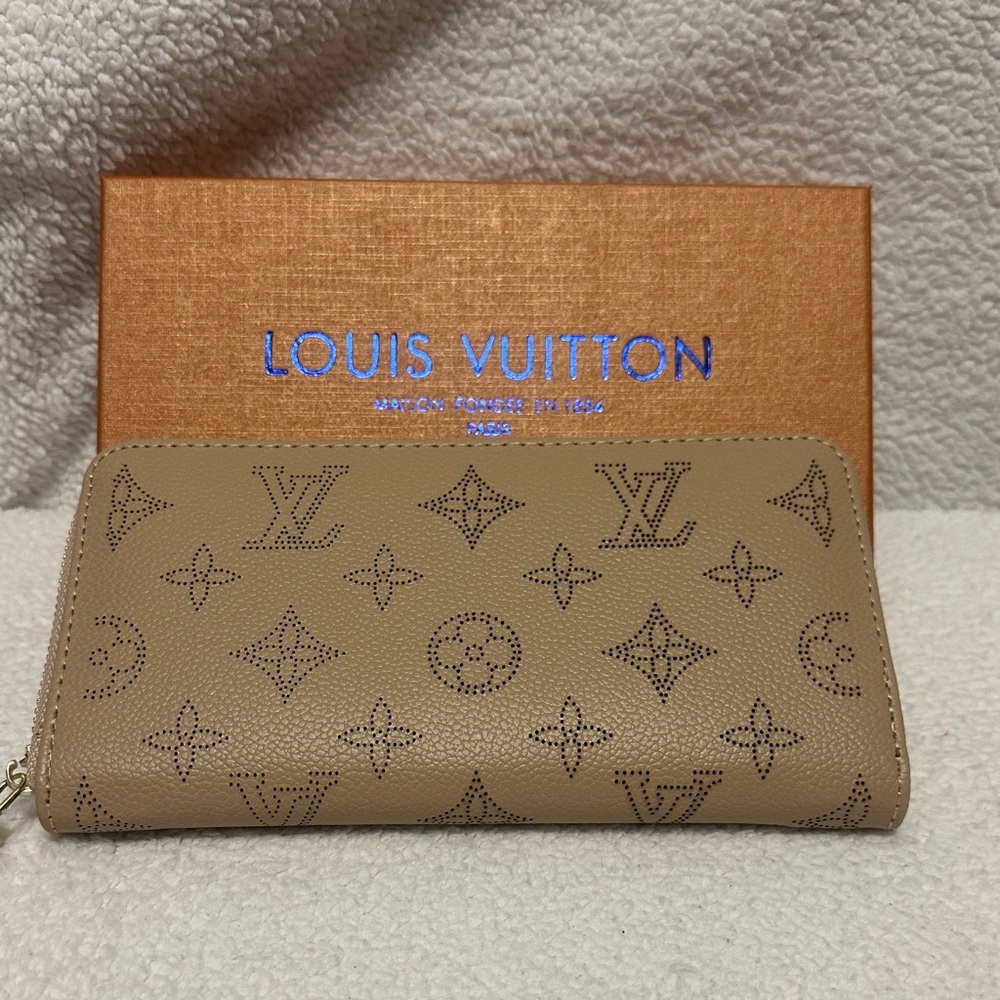 Fashion Inspired Item (WALLET)
#7